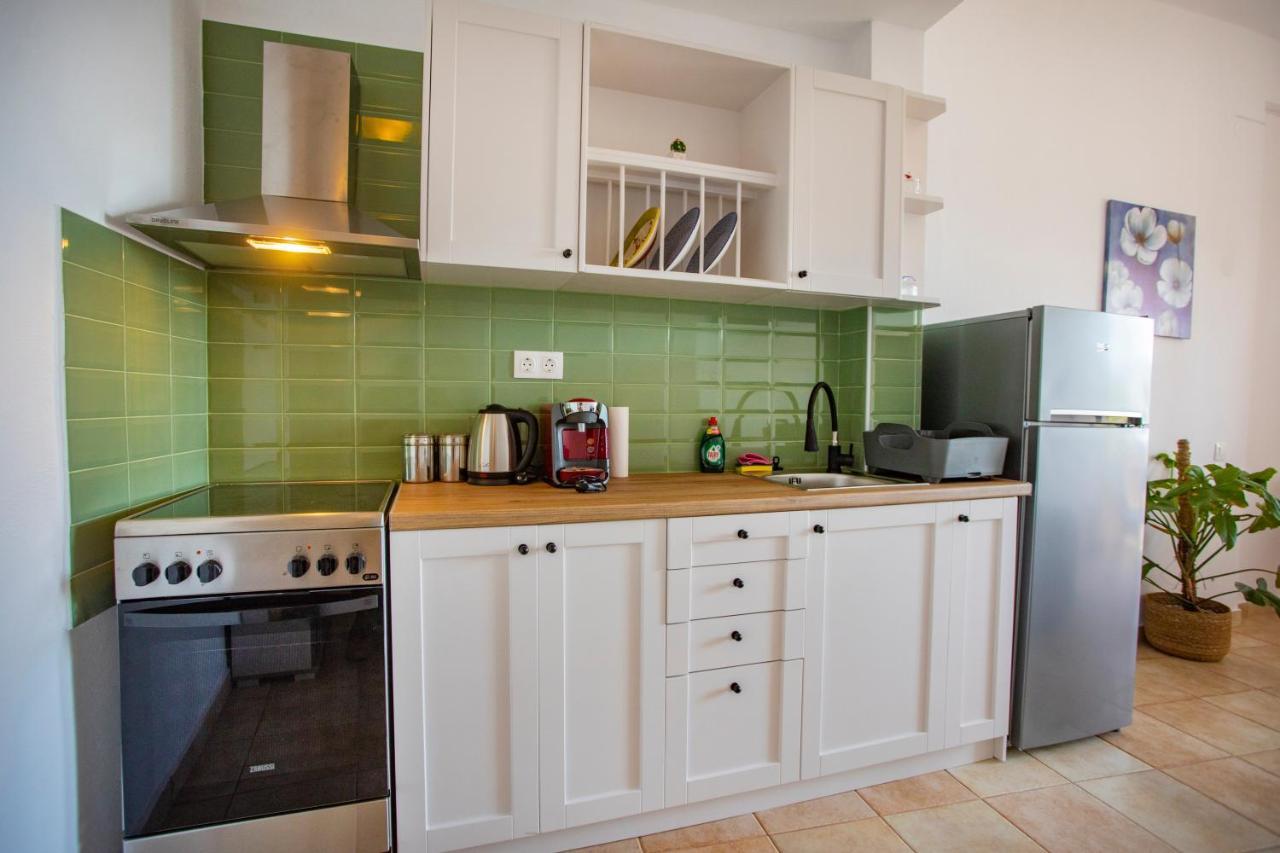 Notos Sea Front Apartment Glossa Bagian luar foto
